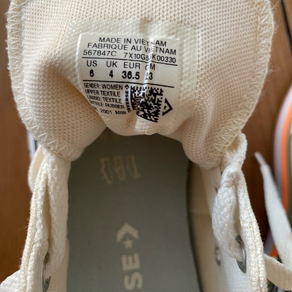 Converse Chucks Plateau Cream Sneakers with Multicolor Sole 2 inches - Size 6 - Picture 6 of 11